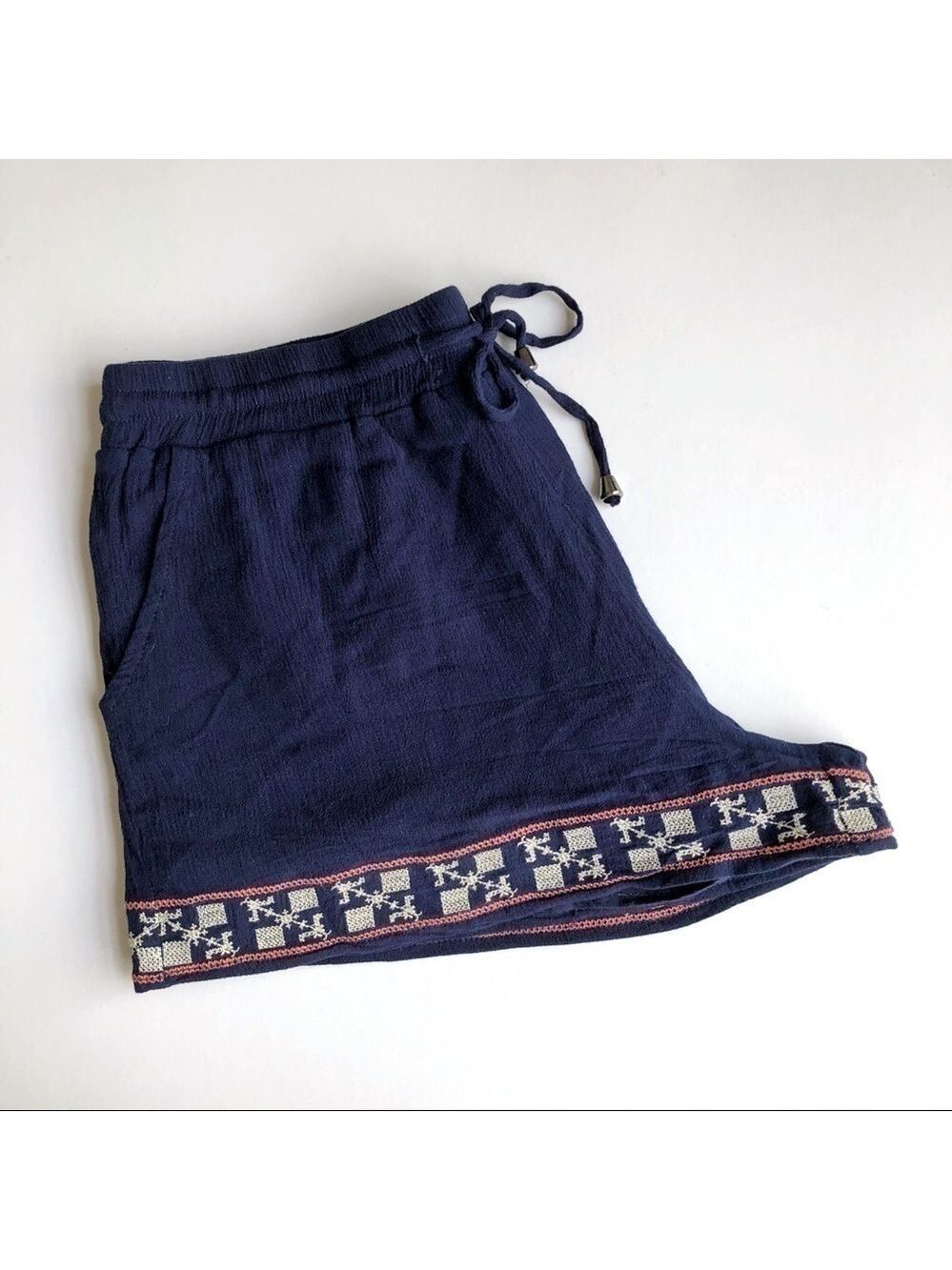 Skies Are Blue Embroidered Trim Shorts - Picture 2 of 8